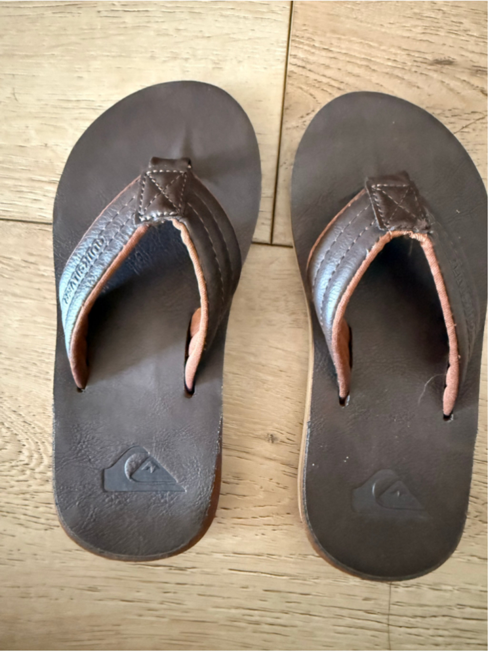 Boys Quiksilver Flip Flops Sandals Size 1 Brown